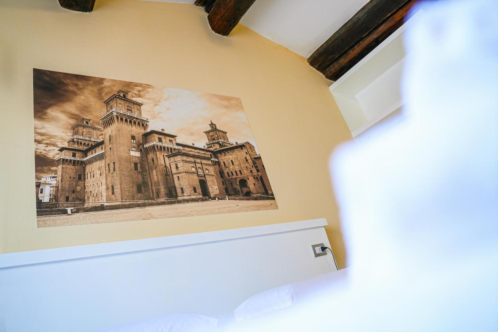 Smart Hotel *